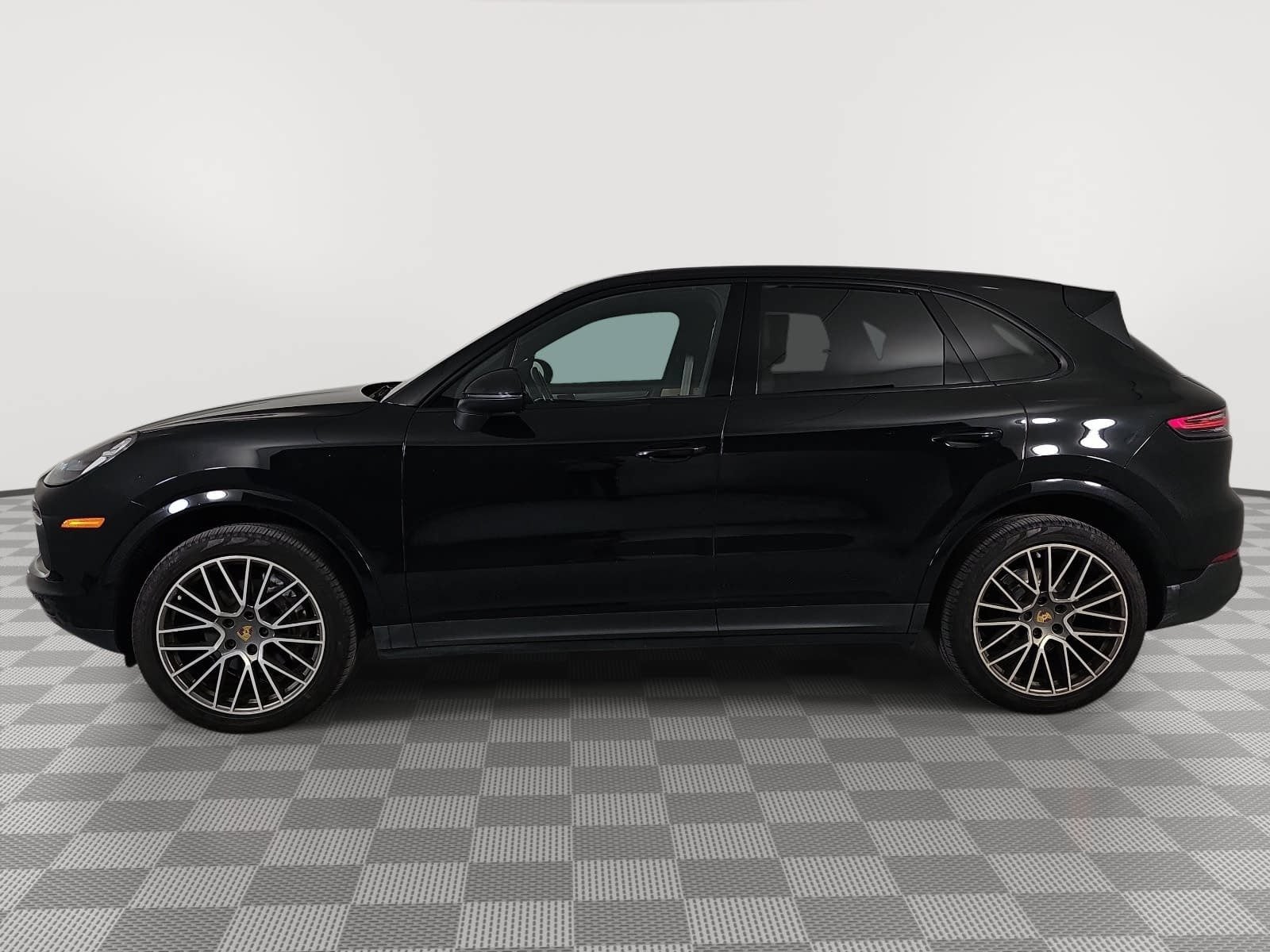 2023 Porsche Cayenne Platinum Edition