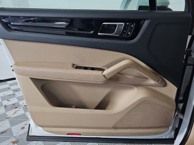 2023 Porsche Cayenne Base