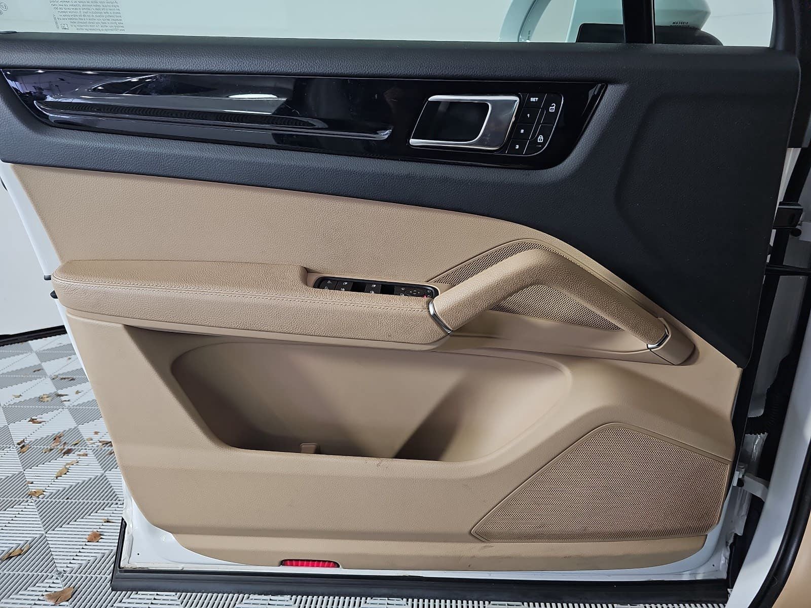 2023 Porsche Cayenne Base