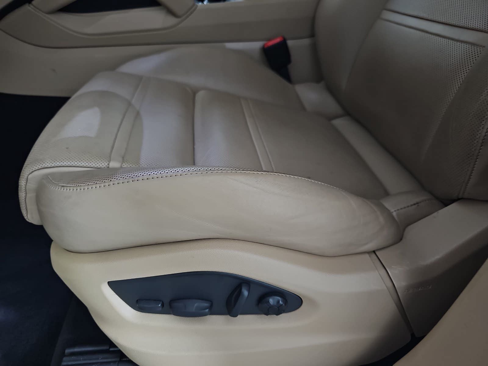 2023 Porsche Cayenne Base