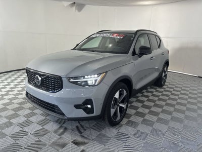 2026 Volvo XC40 B5 Plus