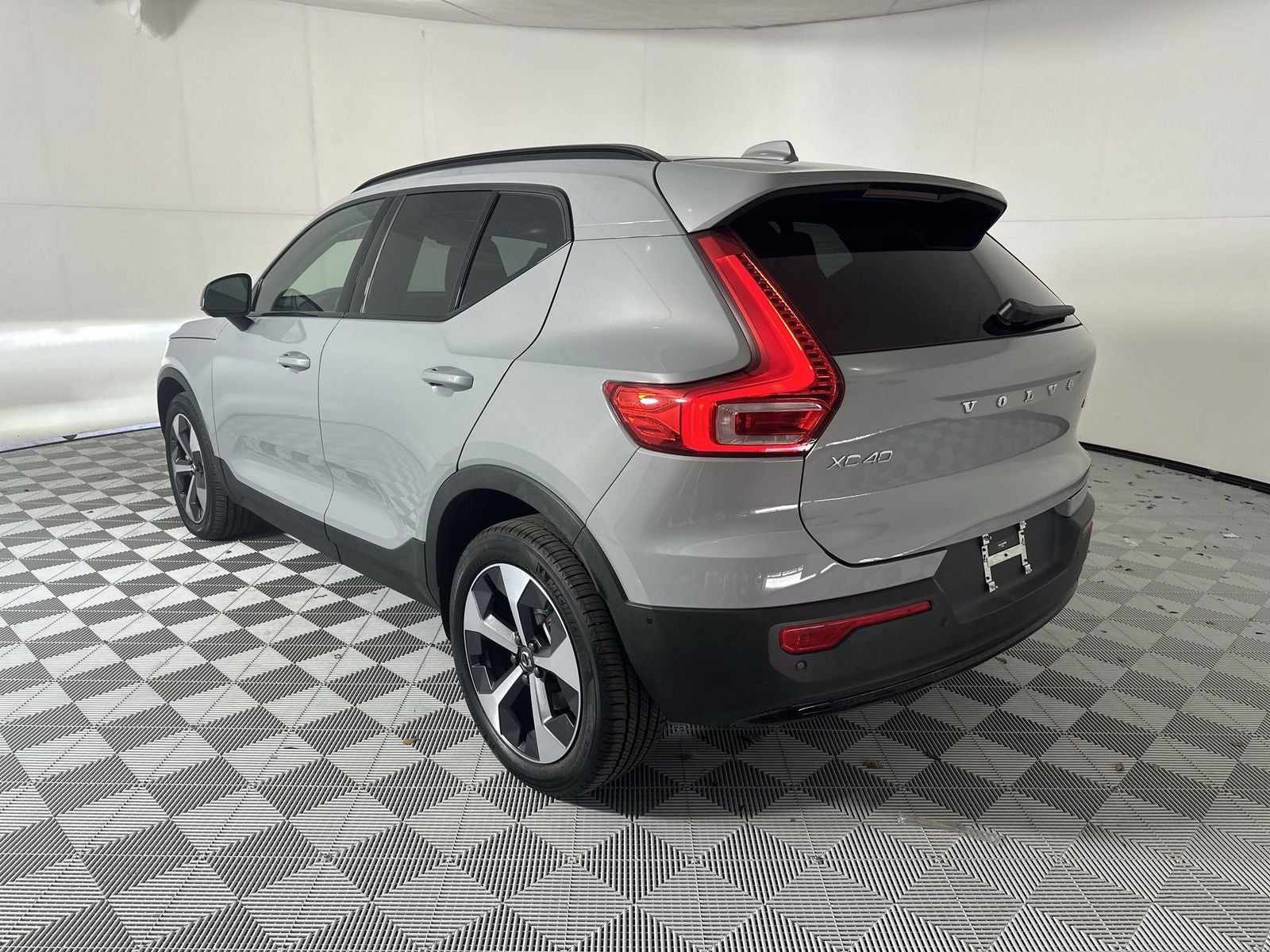 2026 Volvo XC40 B5 Plus
