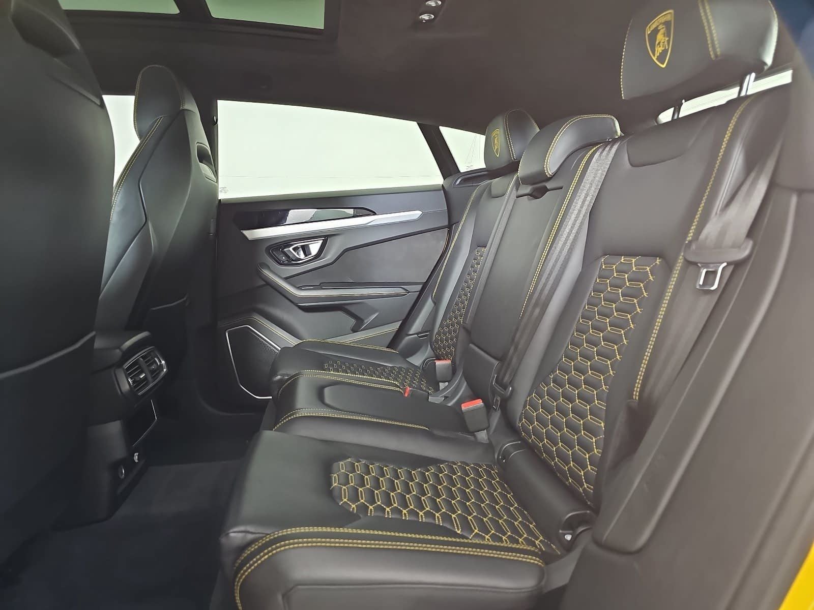 2020 Lamborghini Urus Base