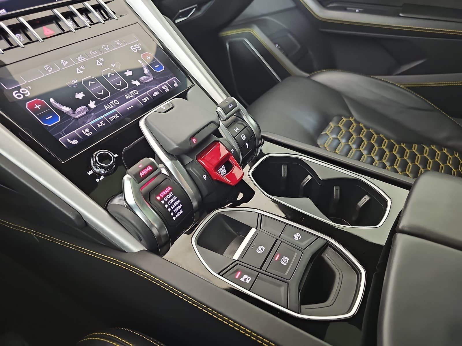 2020 Lamborghini Urus Base