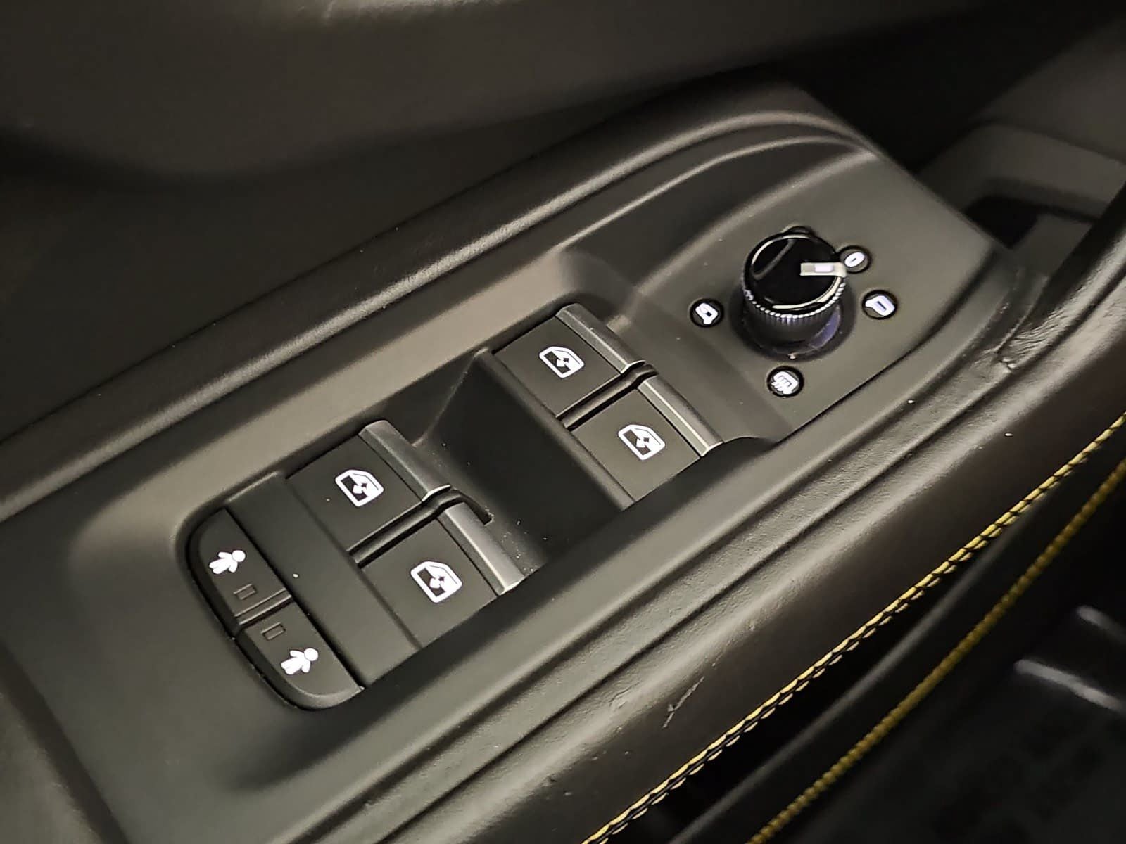 2020 Lamborghini Urus Base
