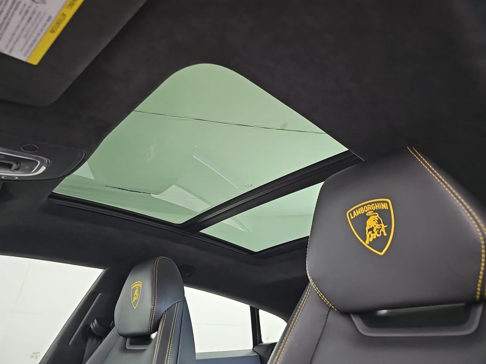 2020 Lamborghini Urus Base