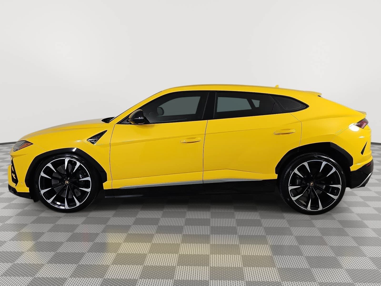 2020 Lamborghini Urus Base