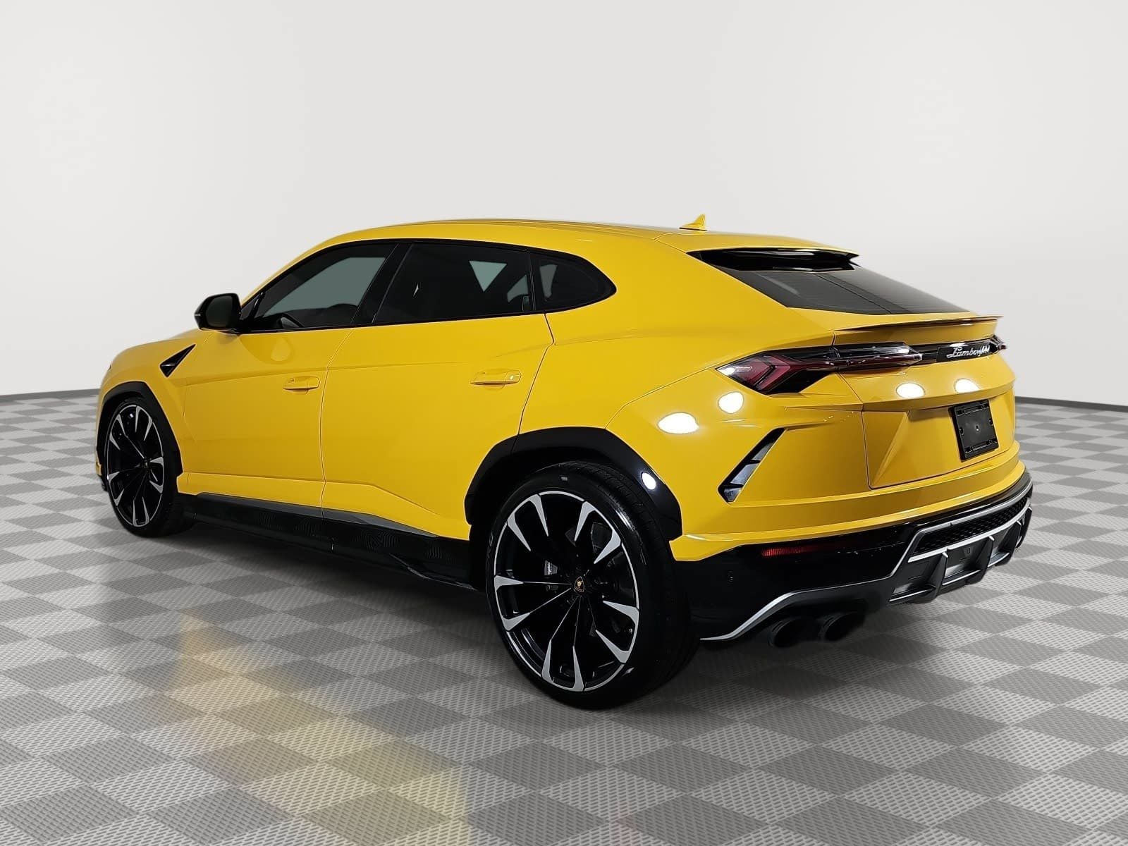 2020 Lamborghini Urus Base