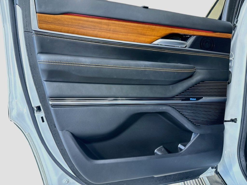2024 Jeep Grand Wagoneer Series III