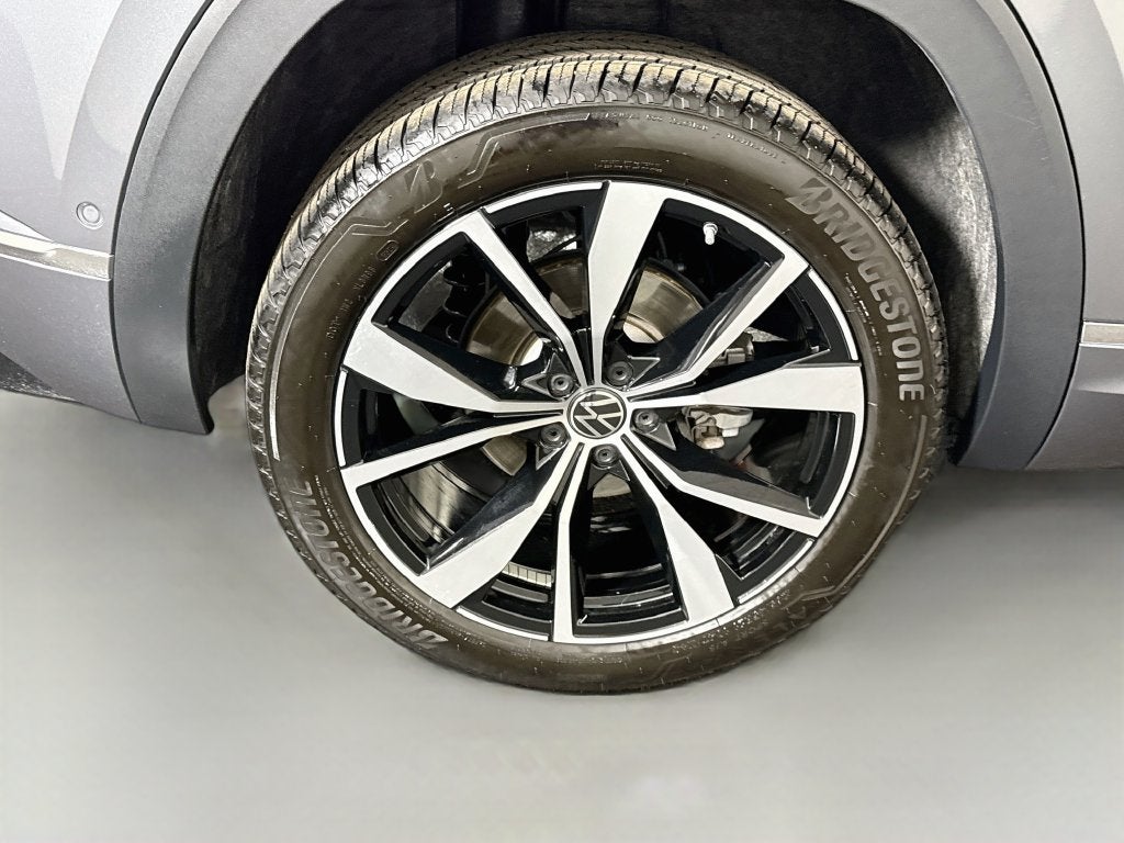 2025 Volkswagen Atlas Cross Sport 2.0T SEL Premium R-Line