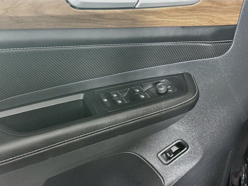 2026 Volkswagen Atlas SE w/Technology