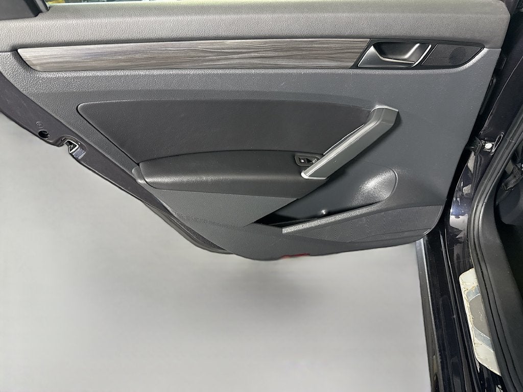 2020 Volkswagen Passat 2.0T R-Line