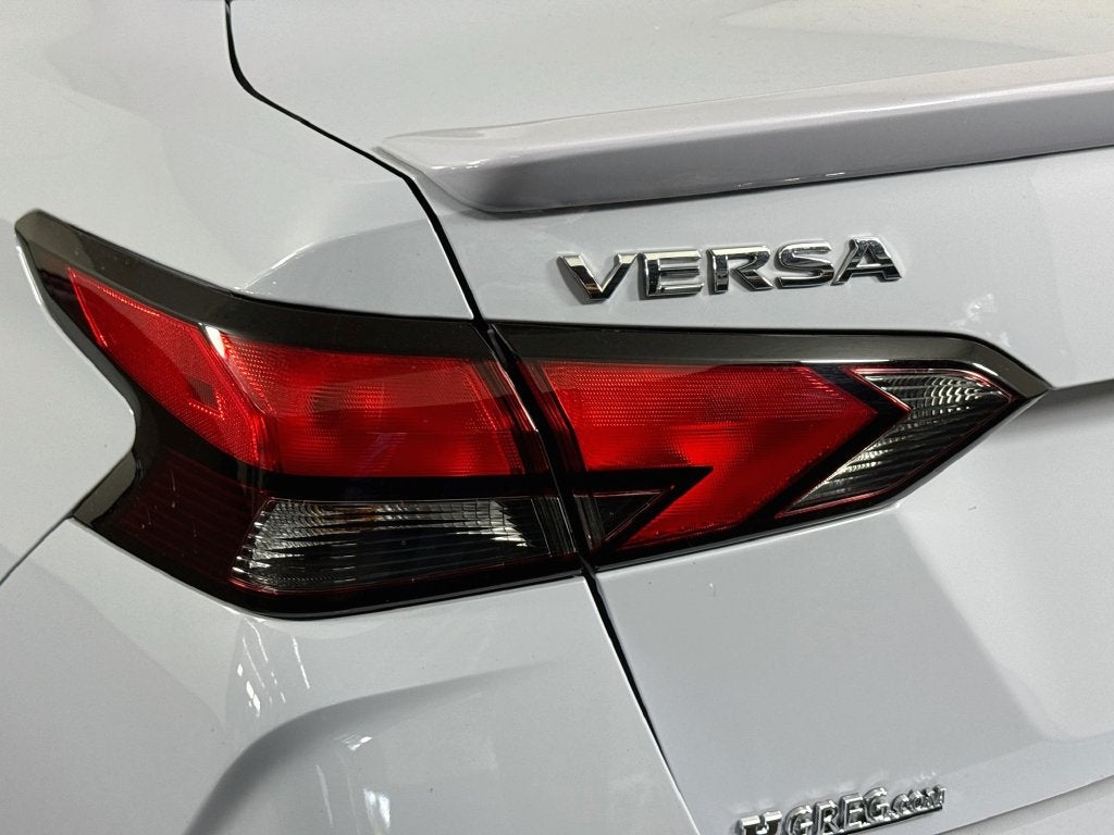 2025 Nissan Versa 1.6 SR
