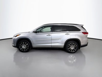 2017 Toyota Highlander SE