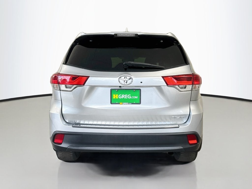 2017 Toyota Highlander SE