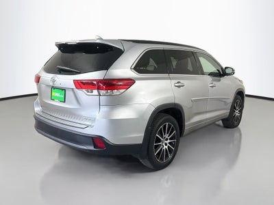 2017 Toyota Highlander SE