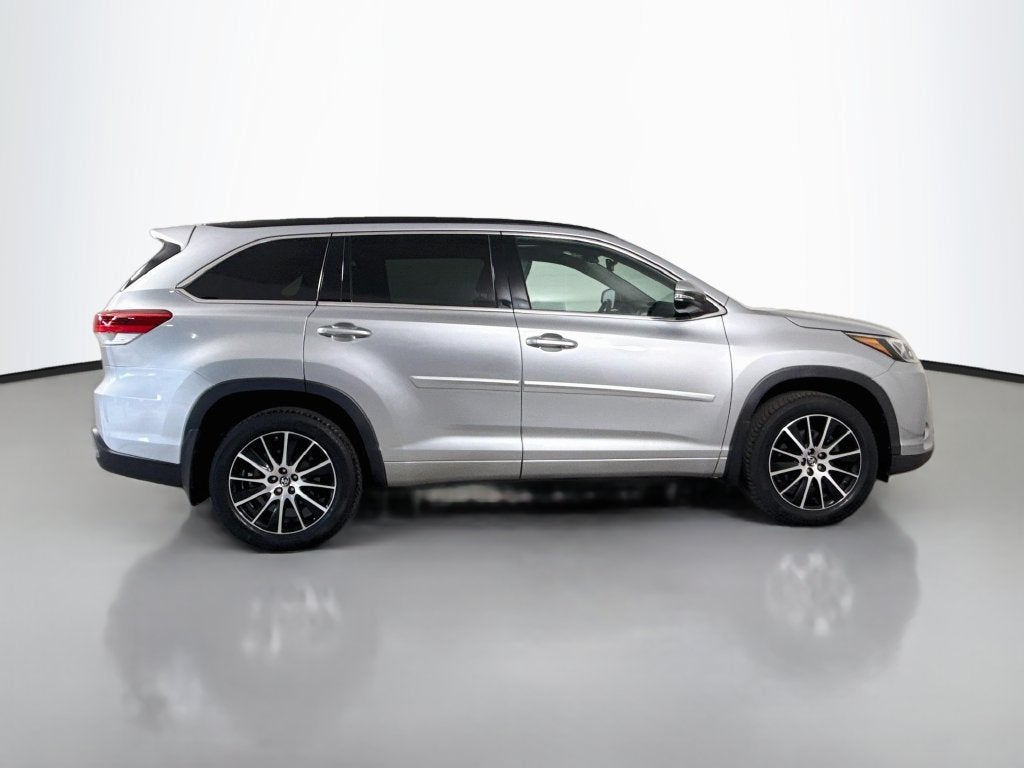 2017 Toyota Highlander SE