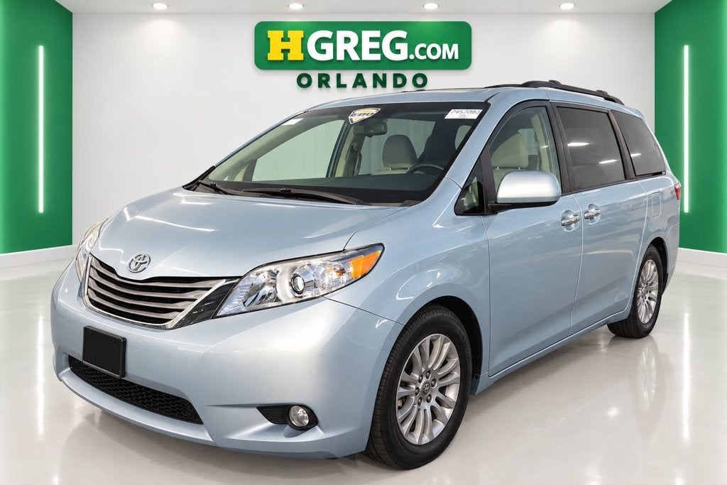 2016 Toyota Sienna XLE 8 Passenger