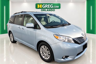 2016 Toyota Sienna XLE 8 Passenger