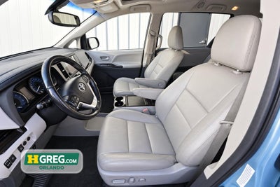 2016 Toyota Sienna XLE 8 Passenger