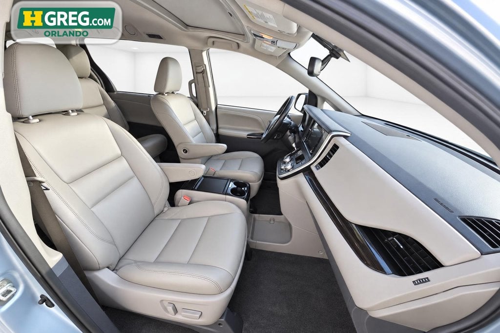 2016 Toyota Sienna XLE 8 Passenger