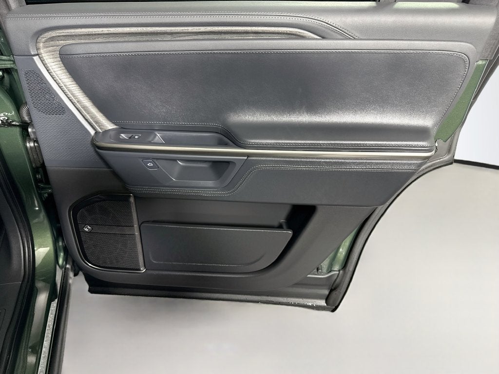 2026 Rivian R1S Dual Motor Standard Pack