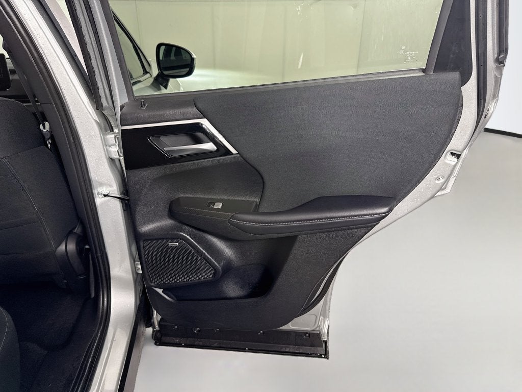 2025 Mitsubishi Outlander ES
