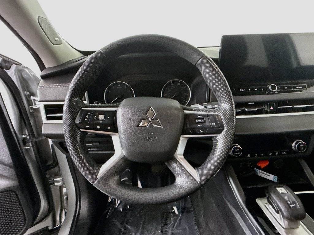 2025 Mitsubishi Outlander ES