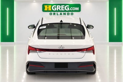 2024 Hyundai Elantra SE