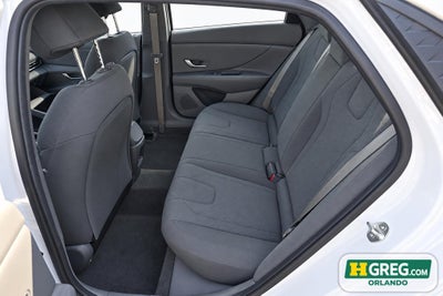2024 Hyundai Elantra SE