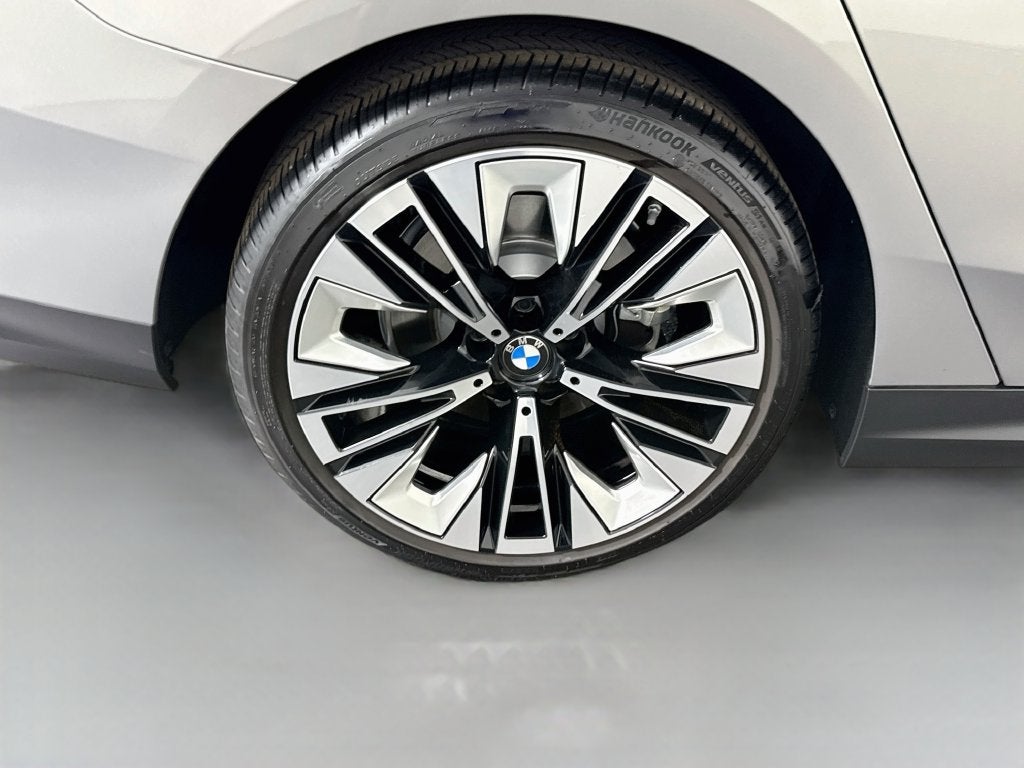 2026 BMW 5 Series 530i