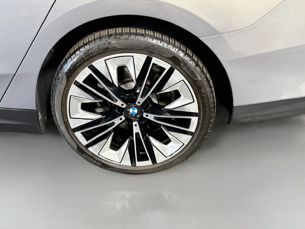 2024 BMW 5 Series 530i