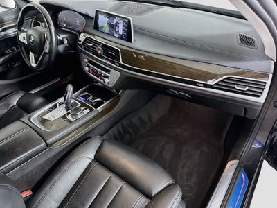 2022 BMW 7 Series 740i