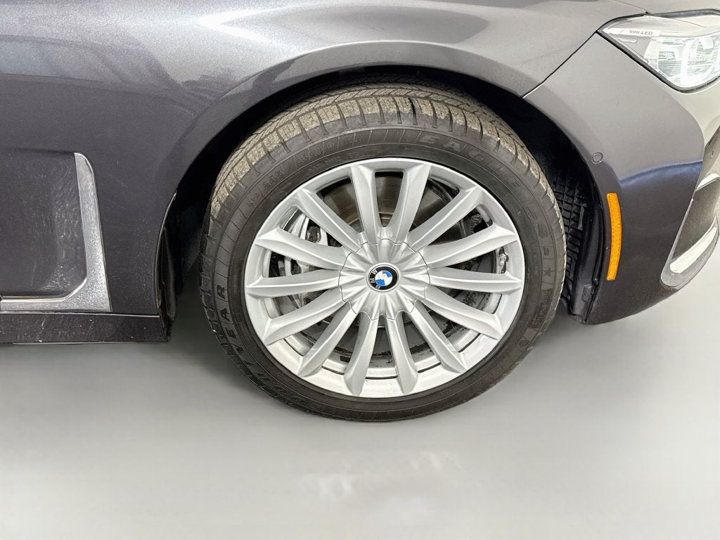 2022 BMW 7 Series 740i