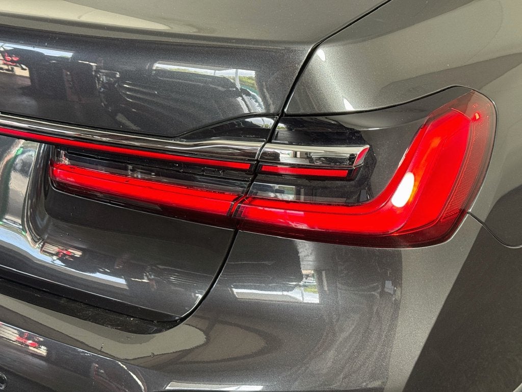2022 BMW 7 Series 740i