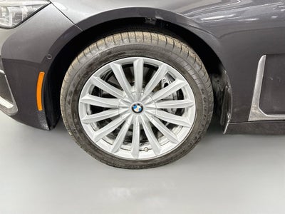 2022 BMW 7 Series 740i