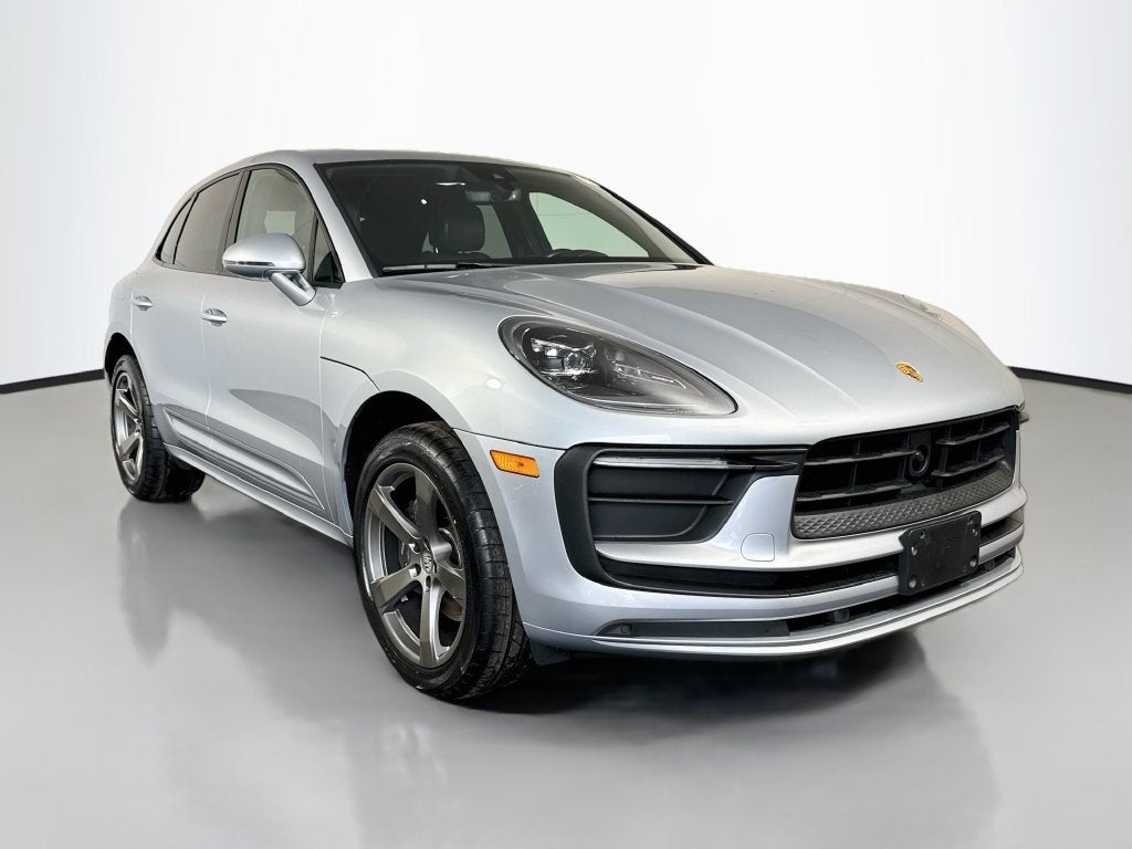 2023 Porsche Macan Base