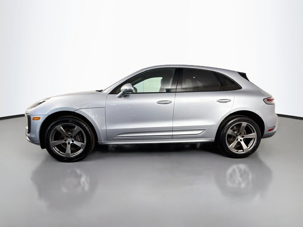 2023 Porsche Macan Base