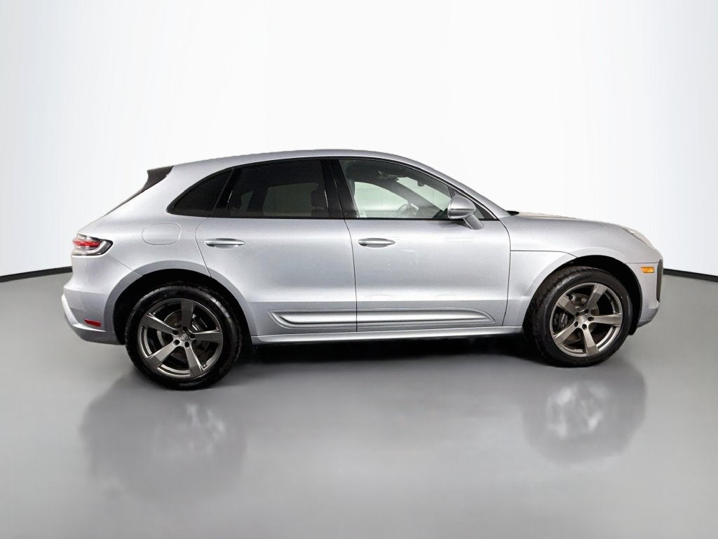 2023 Porsche Macan Base