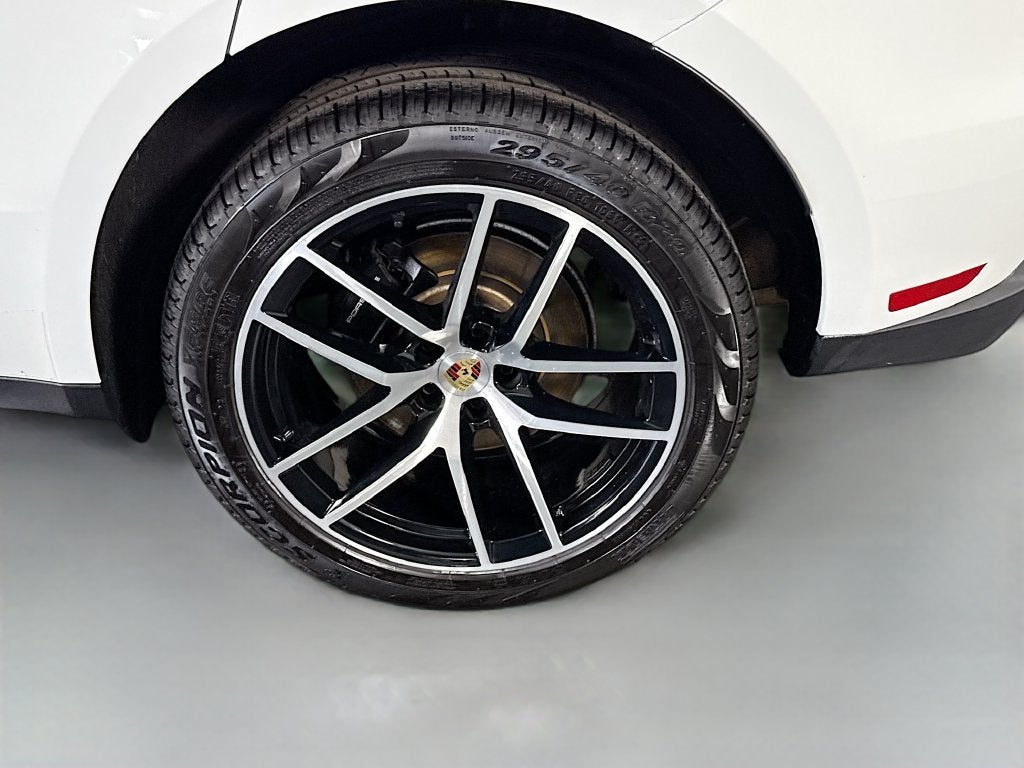 2023 Porsche Macan Base