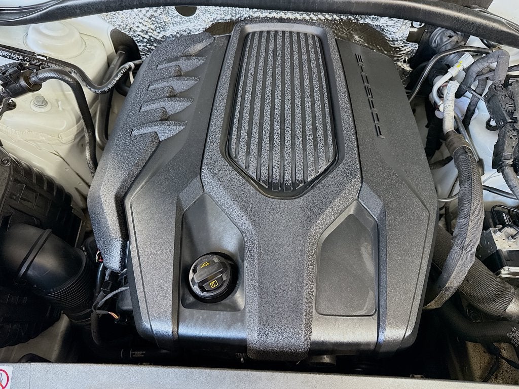 2023 Porsche Macan Base