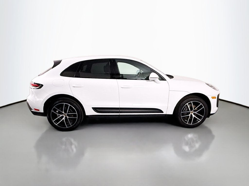 2023 Porsche Macan Base