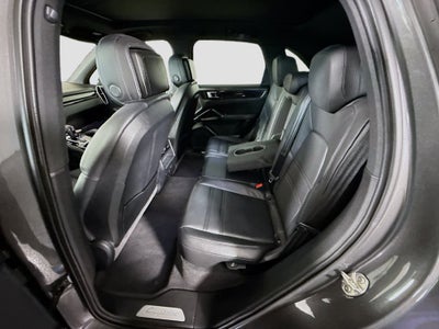 2023 Porsche Cayenne Base