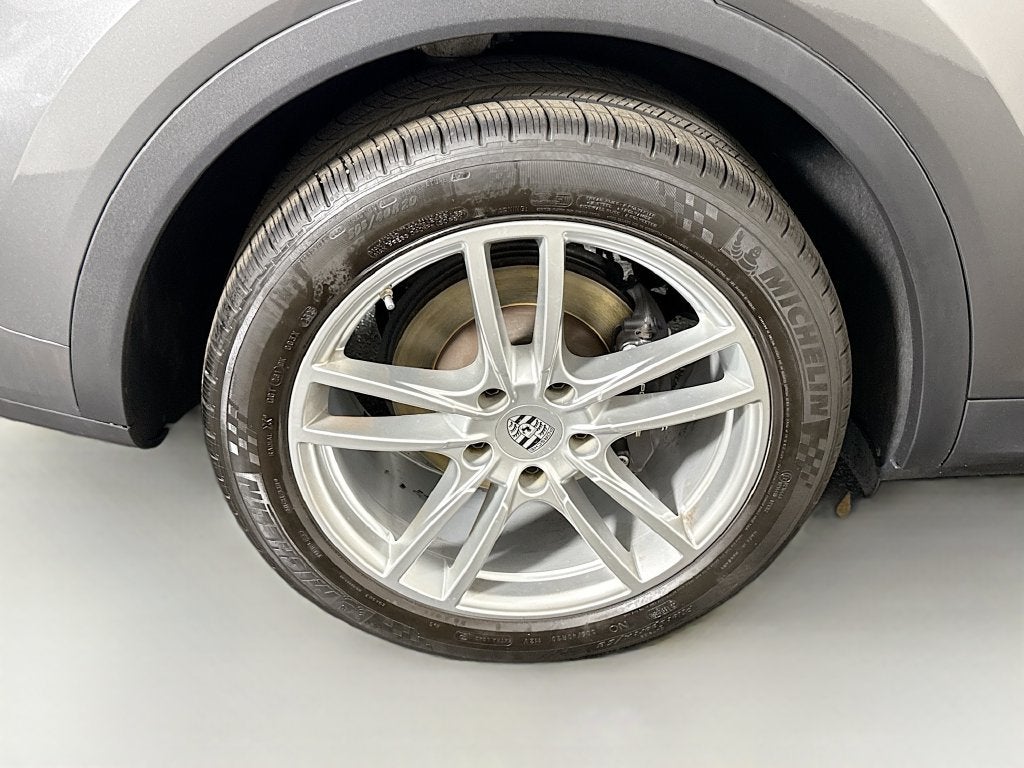 2023 Porsche Cayenne Base