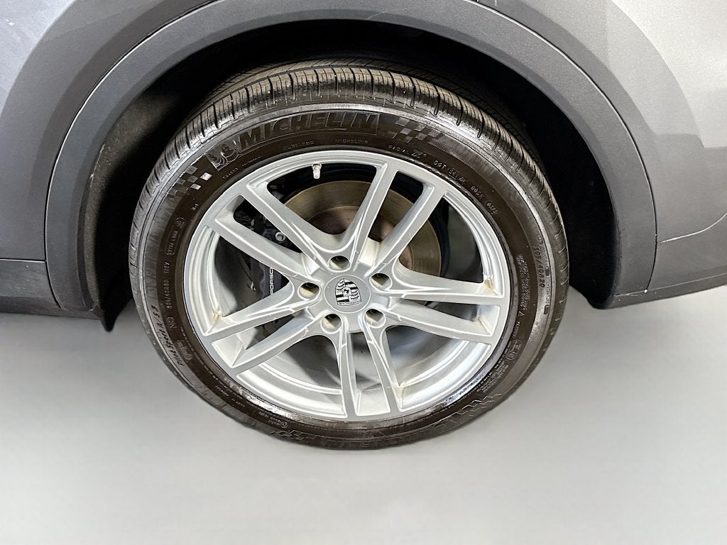 2023 Porsche Cayenne Base