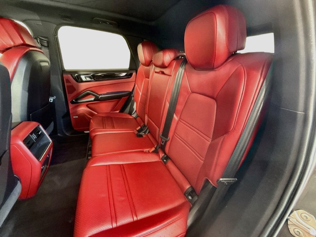 2021 Porsche Cayenne Base