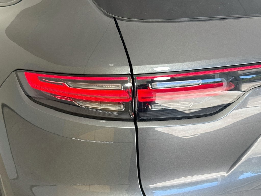 2021 Porsche Cayenne Base
