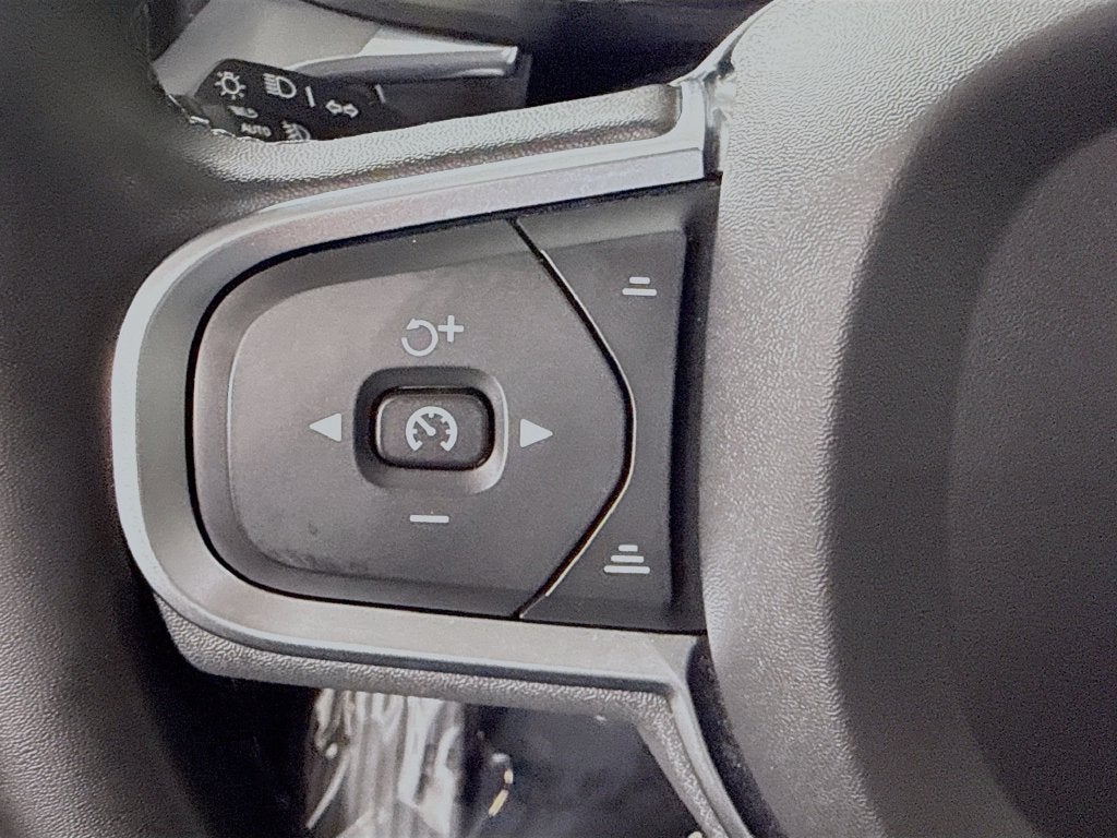 2023 Volvo XC60 B5 Core