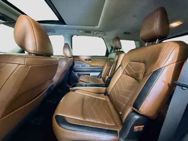2022 Nissan Pathfinder Platinum