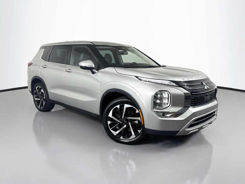 2023 Mitsubishi Outlander SE